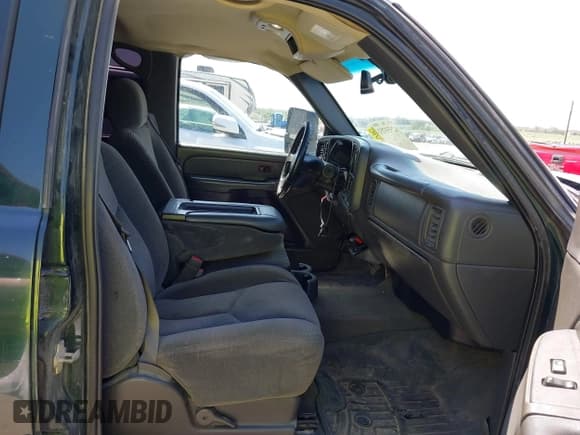 ✅ 2005 Chevrolet Silverado 2500HD LS • VIN: 1GCHK232X5F925606 • Lot: 42553752. Wystawiony na IAAI z przebiegiem 287 123 mil. Bezpłatny archiwum sprzedaży aukcyjnych z USA i szczegółowy raport historii pojazdu na DreamBid. Zdjęcie 5.