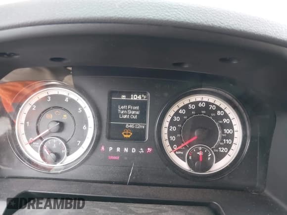 ✅ 2018 Ram 1500 Express • VIN: 1C6RR6FG6JS299169 • Lot: 42302736. Wystawiony na IAAI z przebiegiem 84 612 mil. Bezpłatny archiwum sprzedaży aukcyjnych z USA i szczegółowy raport historii pojazdu na DreamBid. Zdjęcie 7.