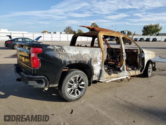 ✅ 2020 Chevrolet Silverado 1500 RST • VIN: 3GCUYEED1LG311990 • Lot: 77735354. Wystawiony na Copart z przebiegiem Nie podano. Bezpłatny archiwum sprzedaży aukcyjnych z USA i szczegółowy raport historii pojazdu na DreamBid. Zdjęcie 3.