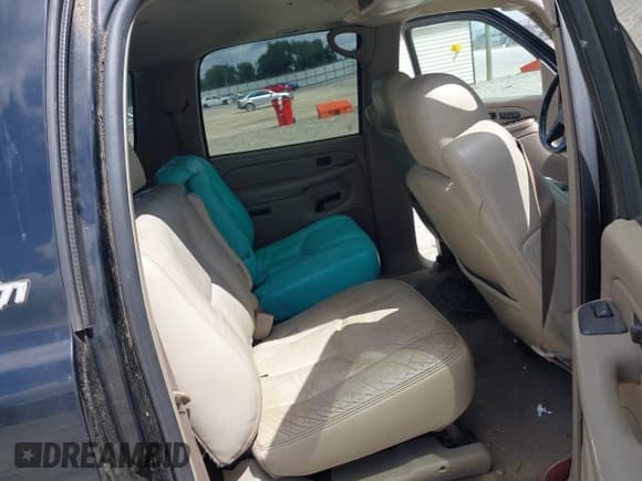 ✅ 2004 Chevrolet Suburban Z71 • VIN: 3GNFK16Z74G158523 • Лот: 42495502. Опубликован ранее на IAAI с пробегом 303 931 миль. Бесплатный доступ к архиву аукционных продаж из США и подробный отчёт об истории автомобиля на DreamBid. Изображение 8.