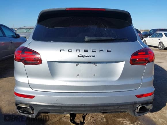 ✅ 2017 Porsche Cayenne • VIN: WP1AA2A2XHKA82752 • Лот: 43705470. Опубликован ранее на IAAI с пробегом 105 345 миль. Бесплатный доступ к архиву аукционных продаж из США и подробный отчёт об истории автомобиля на DreamBid. Изображение 16.