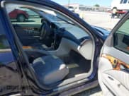 ✅ 2008 Mercedes-Benz E 320 • VIN: WDBUF22X38B263703 • Лот: 43190502. Опубликован ранее на IAAI с пробегом 259 713 миль. Бесплатный доступ к архиву аукционных продаж из США и подробный отчёт об истории автомобиля на DreamBid. Изображение 5.