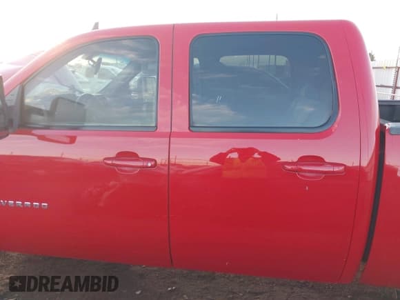 ✅ 2007 Chevrolet Silverado 1500 1LT • VIN: 3GCEC13J57G535161 • Lot: 41282921. Wystawiony na IAAI z przebiegiem Nie podano. Bezpłatny archiwum sprzedaży aukcyjnych z USA i szczegółowy raport historii pojazdu na DreamBid. Zdjęcie 14.