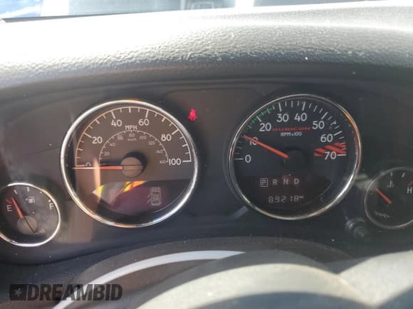 ✅ 2018 Jeep Wrangler Unlimited Rubicon Recon • VIN: 1C4BJWFG5JL806686 • Лот: 60533885. Опубликован ранее на Copart с пробегом 89 218 миль. Бесплатный доступ к архиву аукционных продаж из США и подробный отчёт об истории автомобиля на DreamBid. Изображение 9.