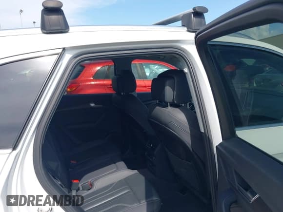 ✅ 2024 Audi Q5 S line Premium Plus • VIN: WA1EAAFY1R2083701 • Лот: 42736603. Опубликован ранее на IAAI с пробегом 35 728 миль. Бесплатный доступ к архиву аукционных продаж из США и подробный отчёт об истории автомобиля на DreamBid. Изображение 8.