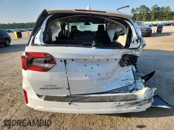 ✅ 2025 Honda Odyssey Elite • VIN: 5FNRL6H92SB063321 • Lot: 81039125. Listed on Copart with 2,939 mi. Free auction sales archive from the USA and detailed vehicle history report at DreamBid. Image 6.