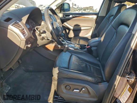 ✅ 2016 Audi Q5 Premium Plus • VIN: WA1L2AFP0GA060411 • Lot: 93904365. Wystawiony na Copart z przebiegiem 104 271 mil. Bezpłatny archiwum sprzedaży aukcyjnych z USA i szczegółowy raport historii pojazdu na DreamBid. Zdjęcie 7.