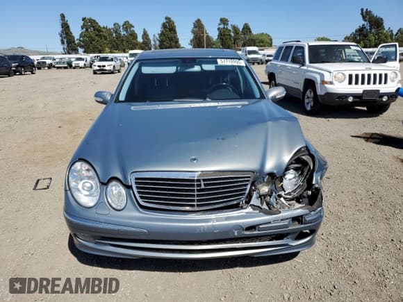 ✅ 2004 Mercedes-Benz E 500 • VIN: WDBUF70JX4A439593 • Лот: 57712095. Опубликован ранее на Copart с пробегом Не указан. Бесплатный доступ к архиву аукционных продаж из США и подробный отчёт об истории автомобиля на DreamBid. Изображение 5.