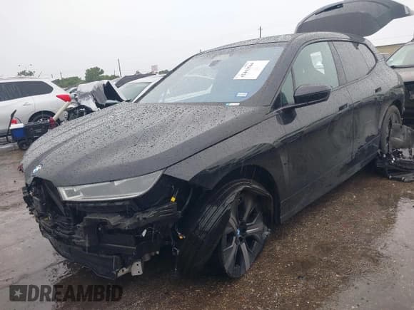 ✅ 2023 BMW iX M60 • VIN: WB533CF03PCM65583 • Lot: 42463564. Wystawiony na IAAI z przebiegiem 18 869 mil. Bezpłatny archiwum sprzedaży aukcyjnych z USA i szczegółowy raport historii pojazdu na DreamBid. Zdjęcie 2.