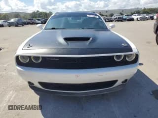 ✅ 2017 Dodge Challenger R/T • VIN: 2C3CDZBT0HH628956 • Lot: 74315084. Wystawiony na Copart z przebiegiem 82 532 mil. Bezpłatny archiwum sprzedaży aukcyjnych z USA i szczegółowy raport historii pojazdu na DreamBid. Zdjęcie 5.