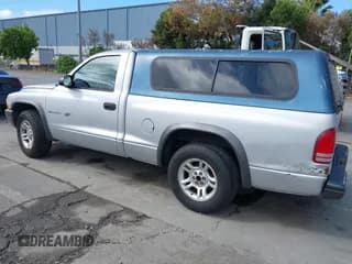 ✅ 2002 Dodge Dakota • VIN: 1B7FL16X62S537717 • Lot: 42261629. Wystawiony na IAAI z przebiegiem Nie podano. Bezpłatny archiwum sprzedaży aukcyjnych z USA i szczegółowy raport historii pojazdu na DreamBid. Zdjęcie 3.