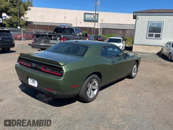 ✅ 2020 Dodge Challenger SXT • VIN: 2C3CDZAG1LH222441 • Lot: 44168273. Wystawiony na Copart z przebiegiem 54 335 mil. Bezpłatny archiwum sprzedaży aukcyjnych z USA i szczegółowy raport historii pojazdu na DreamBid. Zdjęcie 4.