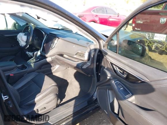 ✅ 2020 Subaru Legacy Limited • VIN: 4S3BWAN60L3030872 • Lot: 43467634. Listed on IAAI with 67,474 mi. Free auction sales archive from the USA and detailed vehicle history report at DreamBid. Image 5.