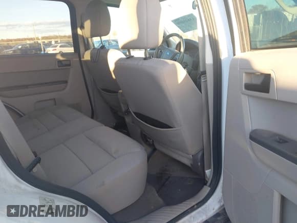 ✅ 2011 Ford Escape XLT • VIN: 1FMCU0D7XBKB48152 • Лот: 43646600. Опубликован ранее на IAAI с пробегом 16 657 миль. Бесплатный доступ к архиву аукционных продаж из США и подробный отчёт об истории автомобиля на DreamBid. Изображение 8.
