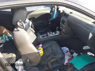 ✅ 2009 Dodge Challenger SE • VIN: 2B3LJ44V69H577262 • Lot: 41475802. Wystawiony na IAAI z przebiegiem 115 400 mil. Bezpłatny archiwum sprzedaży aukcyjnych z USA i szczegółowy raport historii pojazdu na DreamBid. Zdjęcie 5.