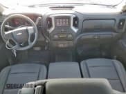 ✅ 2025 Chevrolet Silverado 1500 • VIN: 1GCRKAEK6SZ292611 • Lot: 85929195. Wystawiony na Copart z przebiegiem 866 mil. Bezpłatny archiwum sprzedaży aukcyjnych z USA i szczegółowy raport historii pojazdu na DreamBid. Zdjęcie 8.