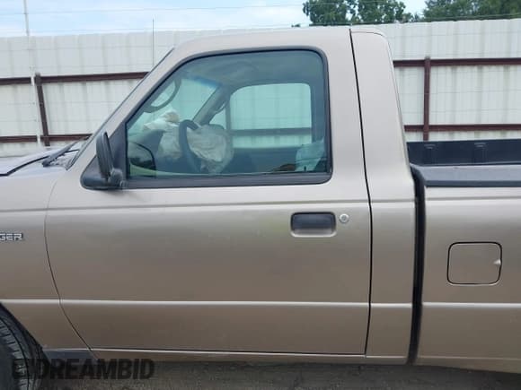 ✅ 2005 Ford Ranger XL • VIN: 1FTYR10D55PB06394 • Lot: 43043916. Wystawiony na IAAI z przebiegiem 116 989 mil. Bezpłatny archiwum sprzedaży aukcyjnych z USA i szczegółowy raport historii pojazdu na DreamBid. Zdjęcie 15.