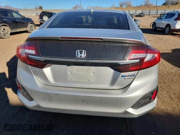 ✅ 2018 Honda Clarity Touring • VIN: JHMZC5F37JC004378 • Lot: 92822995. Wystawiony na Copart z przebiegiem 44 647 mil. Bezpłatny archiwum sprzedaży aukcyjnych z USA i szczegółowy raport historii pojazdu na DreamBid. Zdjęcie 6.