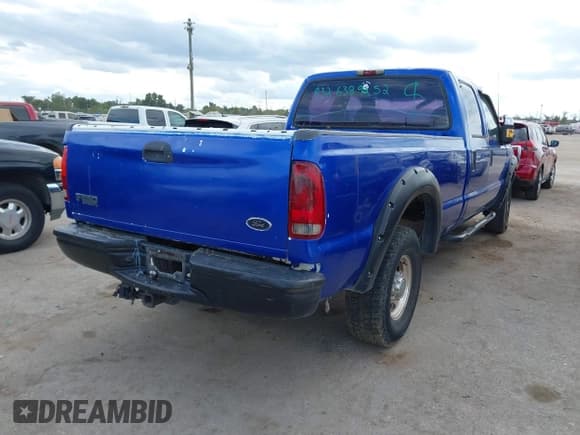 ✅ 2003 Ford F-250 XL • VIN: 1FTNW21L33EA32781 • Lot: 43487603. Listed on IAAI with 219,342 mi. Free auction sales archive from the USA and detailed vehicle history report at DreamBid. Image 4.