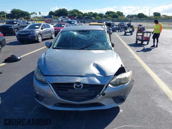 ✅ 2016 Mazda 3 i Sport • VIN: JM1BM1J75G1324001 • Lot: 43449053. Wystawiony na IAAI z przebiegiem 152 494 mil. Bezpłatny archiwum sprzedaży aukcyjnych z USA i szczegółowy raport historii pojazdu na DreamBid. Zdjęcie 12.