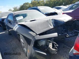 ✅ 2013 Dodge Challenger R/T • VIN: 2C3CDYBT7DH675938 • Lot: 40585560. Wystawiony na IAAI z przebiegiem 71 181 mil. Bezpłatny archiwum sprzedaży aukcyjnych z USA i szczegółowy raport historii pojazdu na DreamBid. Zdjęcie 1.