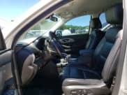 ✅ 2019 Chevrolet Traverse LT Cloth • VIN: 1GNEVGKW0KJ151183 • Lot: 60988104. Wystawiony na Copart z przebiegiem 82 431 mil. Bezpłatny archiwum sprzedaży aukcyjnych z USA i szczegółowy raport historii pojazdu na DreamBid. Zdjęcie 7.