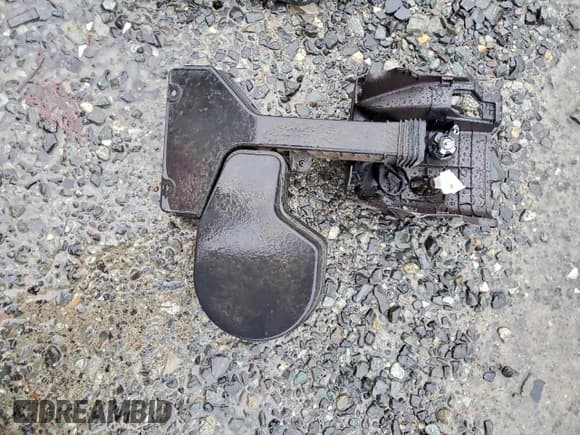 ✅ 2014 Hyundai Santa Fe • VIN: 5XYZU3LB6EG224224 • Лот: 94469115. Опубликован ранее на Copart с пробегом 143 111 миль. Бесплатный доступ к архиву аукционных продаж из США и подробный отчёт об истории автомобиля на DreamBid. Изображение 13.