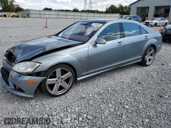 ✅ 2007 Mercedes-Benz S 550 • VIN: WDDNG86X47A145590 • Lot: 71184285. Wystawiony na Copart z przebiegiem 192 476 mil. Bezpłatny archiwum sprzedaży aukcyjnych z USA i szczegółowy raport historii pojazdu na DreamBid. Zdjęcie 1.