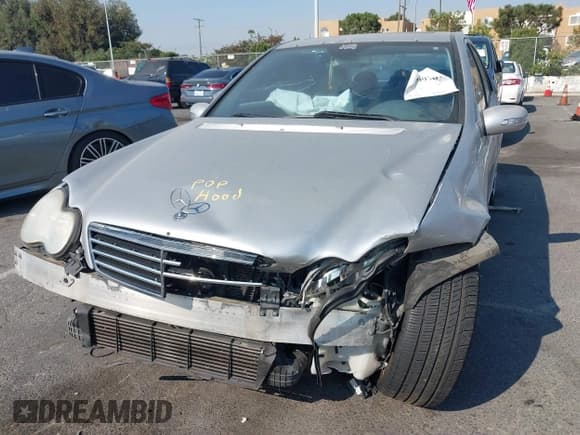 ✅ 2005 Mercedes-Benz C 230 Kompressor • VIN: WDBRF40J85A668022 • Lot: 41075872. Wystawiony na IAAI z przebiegiem 200 016 mil. Bezpłatny archiwum sprzedaży aukcyjnych z USA i szczegółowy raport historii pojazdu na DreamBid. Zdjęcie 6.