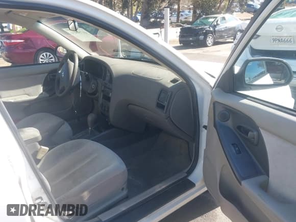 ✅ 2005 Hyundai Elantra GLS • VIN: KMHDN46D75U170484 • Lot: 41750031. Wystawiony na IAAI z przebiegiem 149 916 mil. Bezpłatny archiwum sprzedaży aukcyjnych z USA i szczegółowy raport historii pojazdu na DreamBid. Zdjęcie 5.