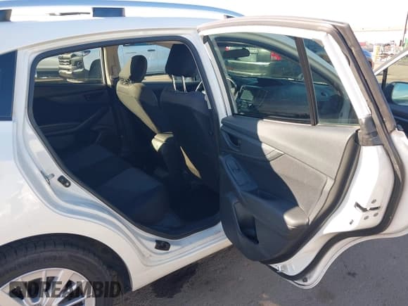 ✅ 2017 Subaru Impreza Premium • VIN: 4S3GTAB69H3739620 • Lot: 43721254. Wystawiony na IAAI z przebiegiem 101 059 mil. Bezpłatny archiwum sprzedaży aukcyjnych z USA i szczegółowy raport historii pojazdu na DreamBid. Zdjęcie 8.