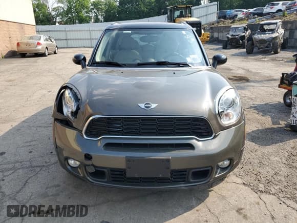 ✅ 2013 MINI Countryman S ALL4 • VIN: WMWZC5C55DWL64417 • Lot: 59588575. Listed on Copart with 61,421 mi. Free auction sales archive from the USA and detailed vehicle history report at DreamBid. Image 5.