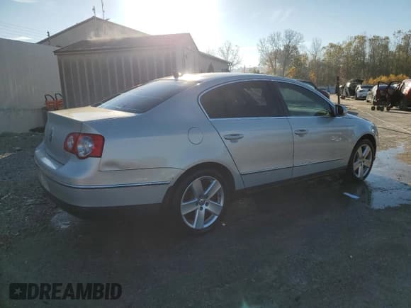 ✅ 2009 Volkswagen Passat Komfort • VIN: WVWJK73C19E004393 • Lot: 90436465. Wystawiony na Copart z przebiegiem 196 101 mil. Bezpłatny archiwum sprzedaży aukcyjnych z USA i szczegółowy raport historii pojazdu na DreamBid. Zdjęcie 3.