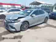 2023 Toyota Camry SE с VIN 4T1G11BK1PU098308, выставлен на аукционе IAAI как лот 42647397 с пробегом 78 799 миль миль и . История ставок и продаж доступна на DreamBid. Изображение 19.