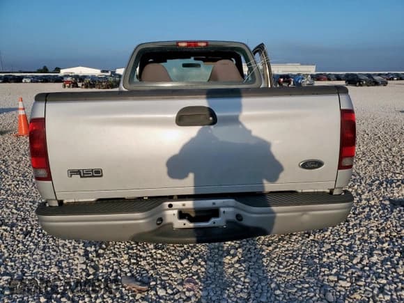 ✅ 2003 Ford F-150 XL • VIN: 2FTRF172X3CA93593 • Lot: 69208485. Listed on Copart with 166,912 mi. Free auction sales archive from the USA and detailed vehicle history report at DreamBid. Image 6.