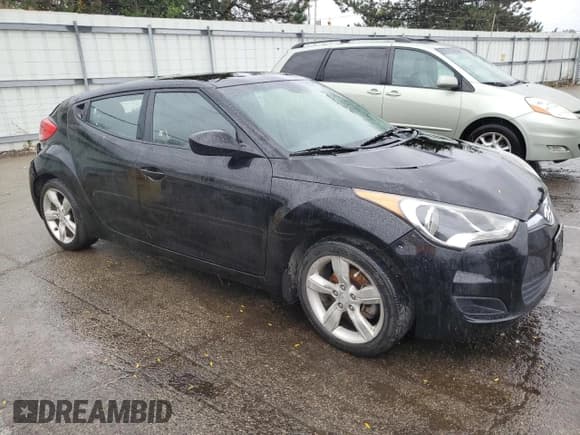 ✅ 2013 Hyundai Veloster w/Gray Int • VIN: KMHTC6AD7DU111292 • Lot: 72960784. Wystawiony na Copart z przebiegiem Nie podano. Bezpłatny archiwum sprzedaży aukcyjnych z USA i szczegółowy raport historii pojazdu na DreamBid. Zdjęcie 4.