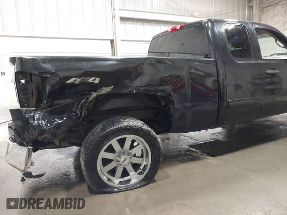 ✅ 2011 Chevrolet Silverado 1500 LS • VIN: 1GCRKREA9BZ236281 • Lot: 42575069. Wystawiony na IAAI z przebiegiem 131 015 mil mil. Skorzystaj z bezpłatnego archiwum sprzedaży aukcyjnych z USA i zobacz szczegółowy raport historii pojazdu na DreamBid. Zdjęcie 6.