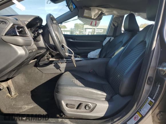 ✅ 2019 Toyota Camry SE • VIN: 4T1B11HK0KU697145 • Лот: 90520655. Опубликован ранее на Copart с пробегом 133 026 миль. Бесплатный доступ к архиву аукционных продаж из США и подробный отчёт об истории автомобиля на DreamBid. Изображение 7.