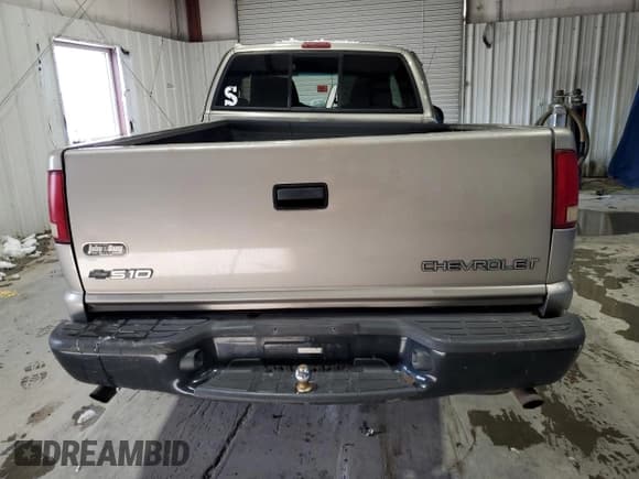 ✅ 2003 Chevrolet S-10 LS • VIN: 1GCCT19X138113763 • Лот: 41428265. Опубликован ранее на Copart с пробегом 158 794 миль. Бесплатный доступ к архиву аукционных продаж из США и подробный отчёт об истории автомобиля на DreamBid. Изображение 6.