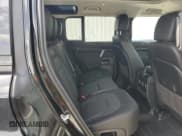 ✅ 2023 Land Rover Defender X-Dynamic SE • VIN: SALE2EEU5P2146443 • Lot: 61043395. Wystawiony na Copart z przebiegiem 30 049 mil. Bezpłatny archiwum sprzedaży aukcyjnych z USA i szczegółowy raport historii pojazdu na DreamBid. Zdjęcie 10.