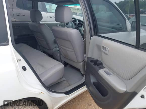 2006 Toyota Highlander с VIN JTEGD21A560155136, выставлен на аукционе IAAI как лот 42926247 с пробегом 208 553 миль миль и . История ставок и продаж доступна на DreamBid. Изображение 8.