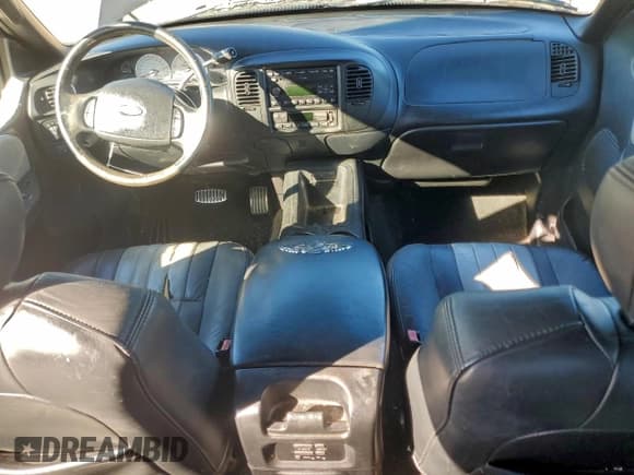 ✅ 2003 Ford F-150 Harley-Davidson • VIN: 1FTRW07343KD83293 • Лот: 94547995. Опубликован ранее на Copart с пробегом 176 233 миль. Бесплатный доступ к архиву аукционных продаж из США и подробный отчёт об истории автомобиля на DreamBid. Изображение 8.