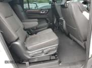 ✅ 2023 Chevrolet Suburban High Country • VIN: 1GNSKGKT3PR482608 • Lot: 54931444. Wystawiony na Copart z przebiegiem 14 382 mil. Bezpłatny archiwum sprzedaży aukcyjnych z USA i szczegółowy raport historii pojazdu na DreamBid. Zdjęcie 12.