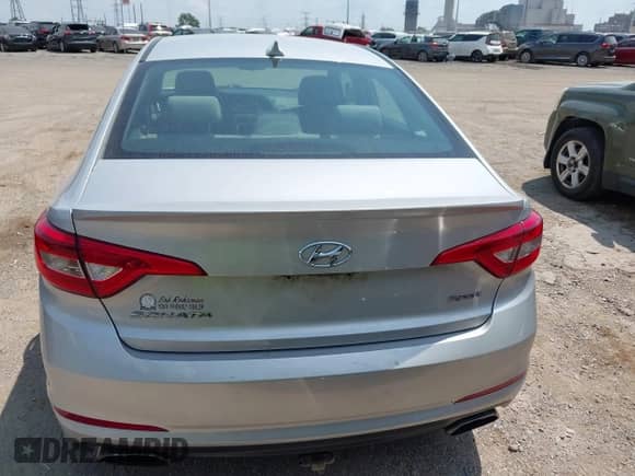 2015 Hyundai Sonata Sport с VIN 5NPE34AF0FH245464, выставлен на аукционе IAAI как лот 42574183 с пробегом 149 896 миль миль и . История ставок и продаж доступна на DreamBid. Изображение 16.