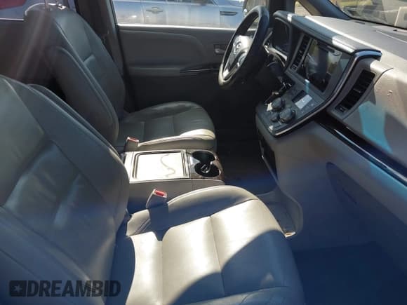 ✅ 2015 Toyota Sienna Limited • VIN: 5TDDK3DCXFS105328 • Lot: 43160363. Listed on IAAI with 164,426 mi. Free auction sales archive from the USA and detailed vehicle history report at DreamBid. Image 5.