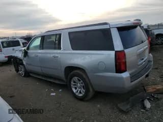✅ 2018 Chevrolet Suburban LT • VIN: 1GNSCHKCXJR332103 • Lot: 82861393. Wystawiony na Copart z przebiegiem 143 607 mil. Bezpłatny archiwum sprzedaży aukcyjnych z USA i szczegółowy raport historii pojazdu na DreamBid. Zdjęcie 2.