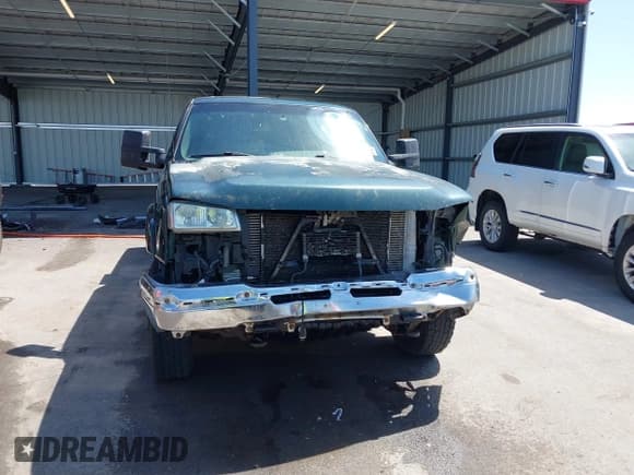 ✅ 2005 Chevrolet Silverado 2500HD LS • VIN: 1GCHK232X5F925606 • Lot: 42553752. Wystawiony na IAAI z przebiegiem 287 123 mil. Bezpłatny archiwum sprzedaży aukcyjnych z USA i szczegółowy raport historii pojazdu na DreamBid. Zdjęcie 6.