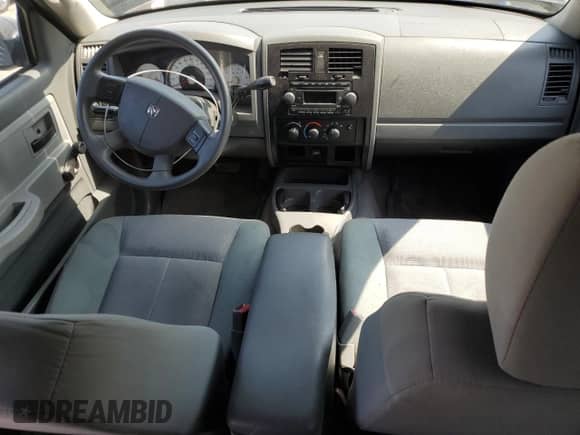 2005 Dodge Dakota ST with VIN 1D7HE28K95S330663, listed as a Copart auction lot 55704425 with 111,611 mi miles and Salvage title. Bid and sale history available at DreamBid. Image 8.