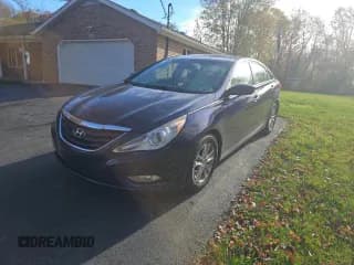 ✅ 2013 Hyundai Sonata GLS • VIN: 5NPEB4AC8DH702513 • Lot: 90813695. Wystawiony na Copart z przebiegiem 139 000 mil. Bezpłatny archiwum sprzedaży aukcyjnych z USA i szczegółowy raport historii pojazdu na DreamBid. Zdjęcie 2.