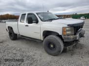 ✅ 2008 Chevrolet Silverado 2500HD Work Truck • VIN: 1GCHK29K98E154346 • Lot: 93400395. Wystawiony na Copart z przebiegiem 281 343 mil. Bezpłatny archiwum sprzedaży aukcyjnych z USA i szczegółowy raport historii pojazdu na DreamBid. Zdjęcie 4.